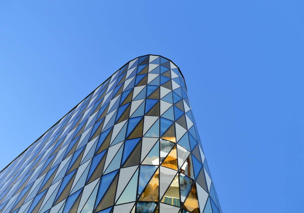 痛心！曼联传奇孙子不幸夭折，无证月嫂违规操作，4个月男婴惨死